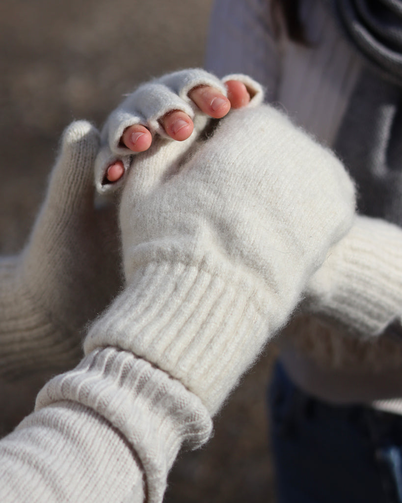 3 100% CASHMERE GLOVES & MITTENS