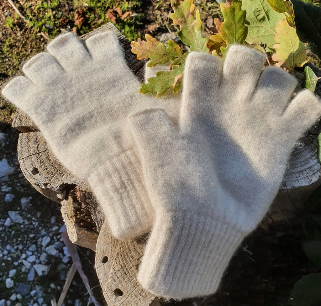 3 100% CASHMERE GLOVES & MITTENS