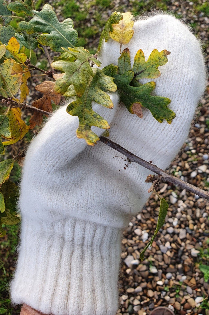 3 100% CASHMERE GLOVES & MITTENS