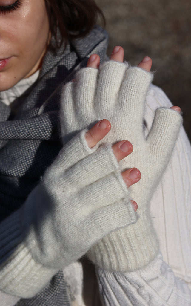3 100% CASHMERE GLOVES & MITTENS