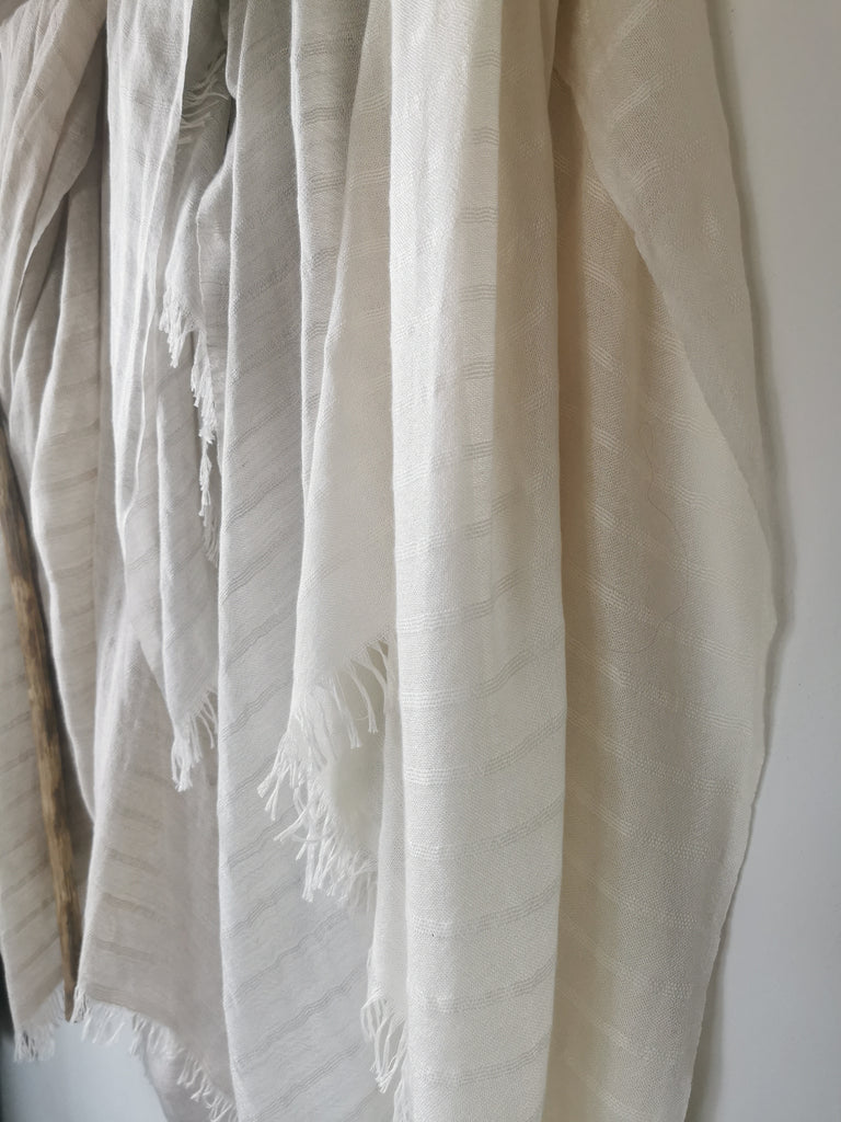 4 Cashmere & Silk Shawl BARRE'